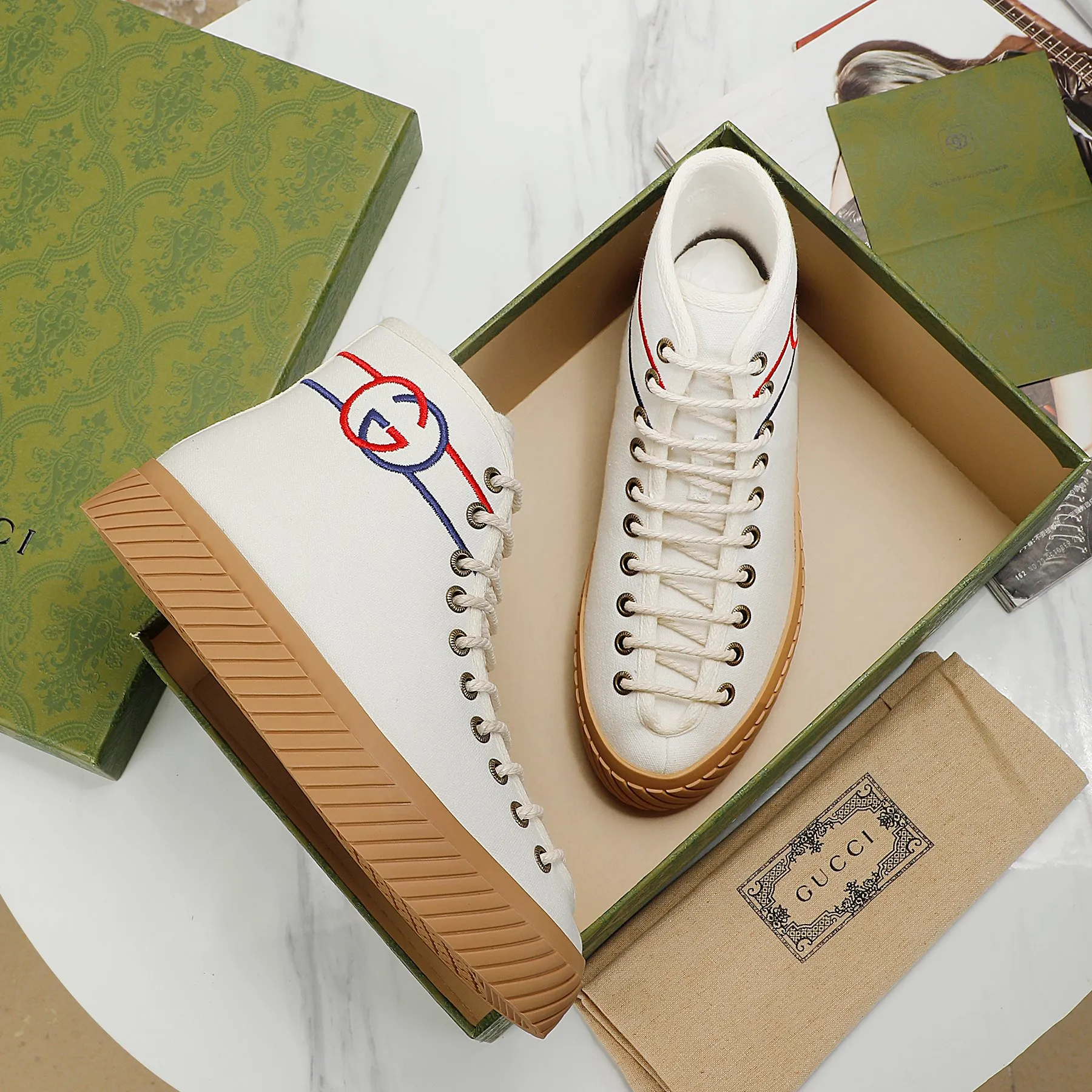 Men 👟👟Ex-factory price 440👟👟 +10 GUCCI, couple style, other colors also available, you can also place an order with pictures